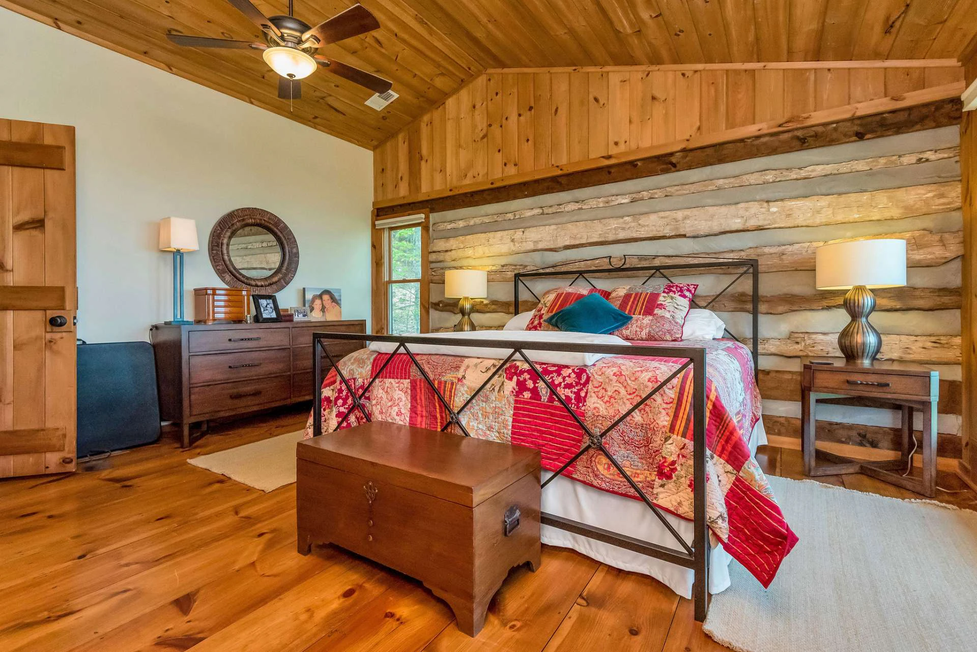 Image number 5 for the current listing
