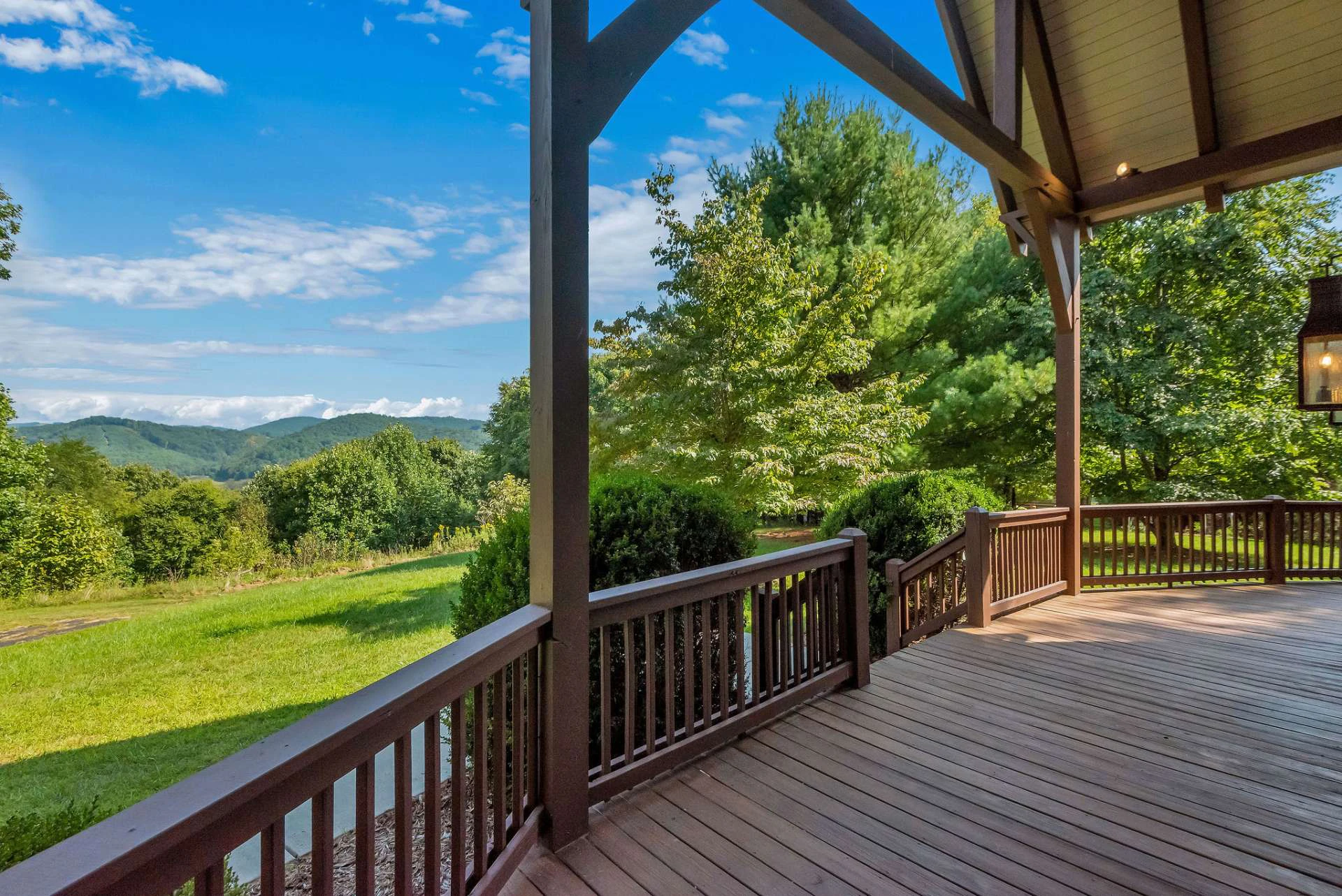 Image number 28 for the current listing
