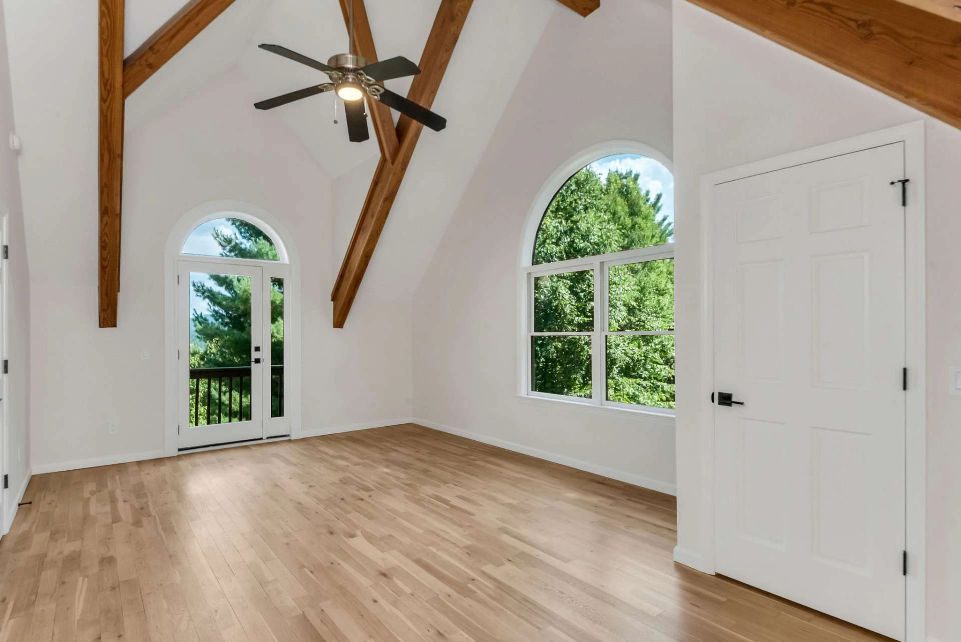Image number 3 for the current listing