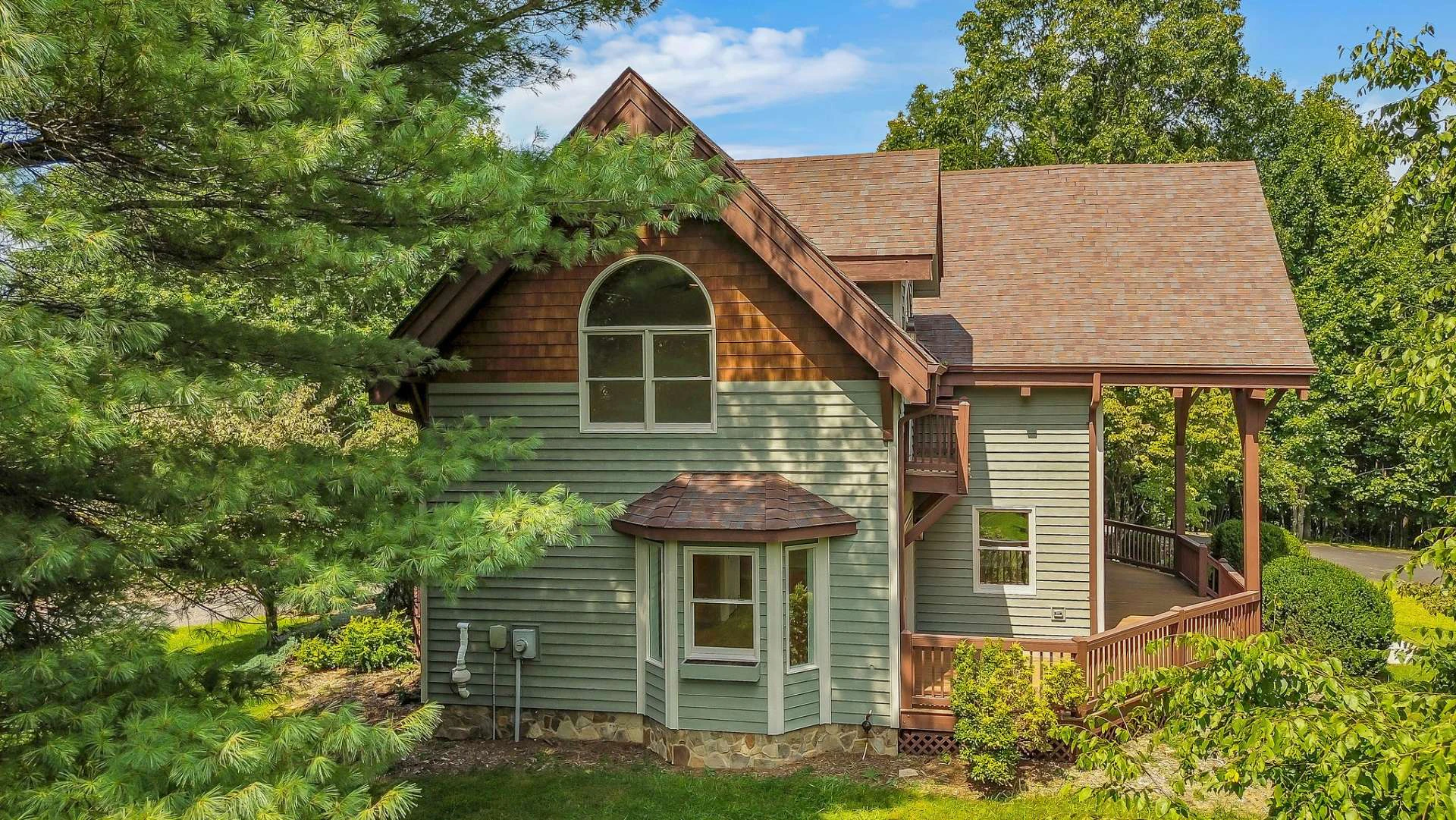 Image number 11 for the current listing
