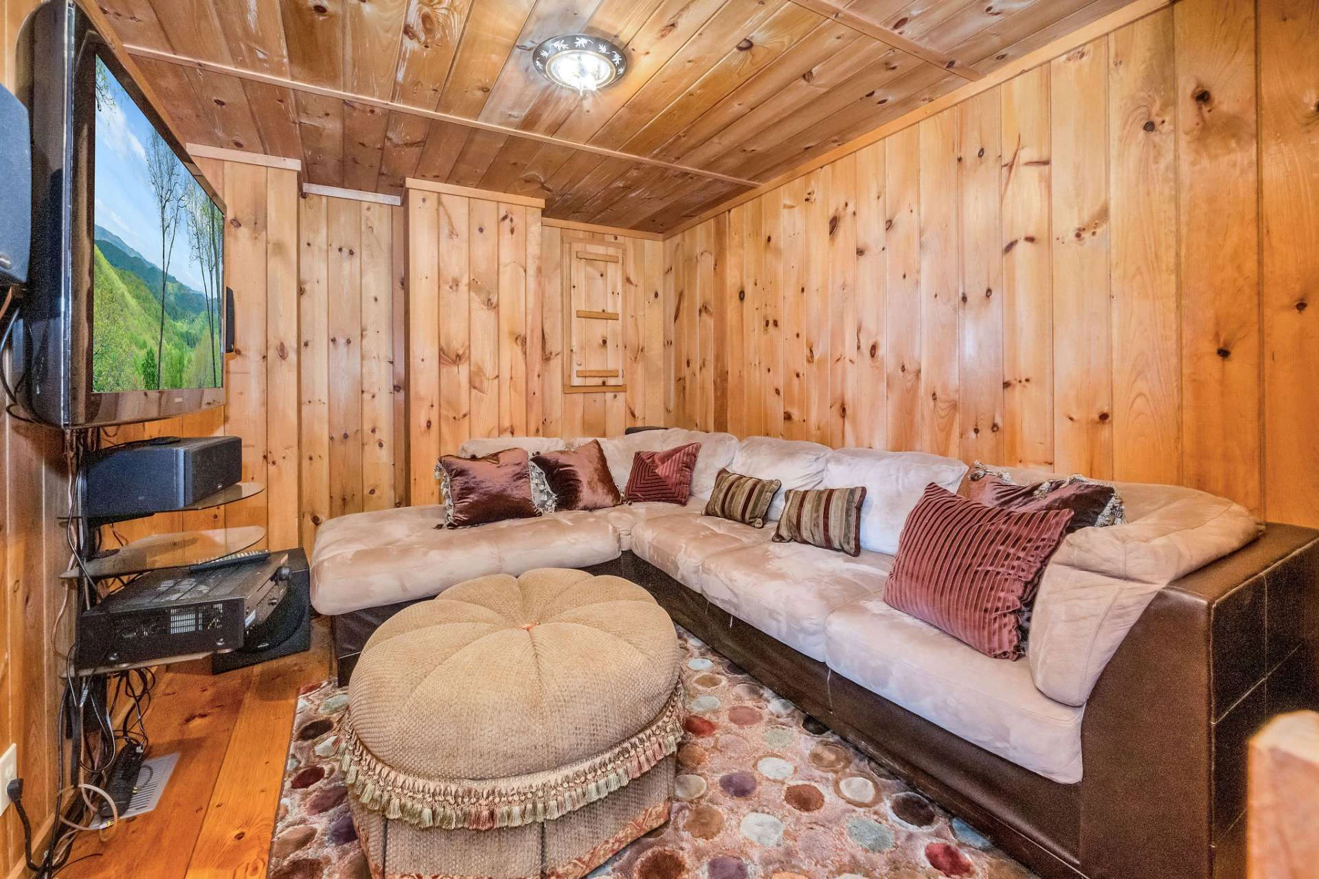 Image number 2 for the current listing