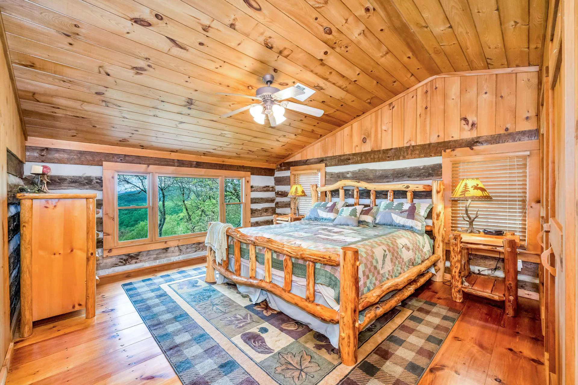 Image number 11 for the current listing
