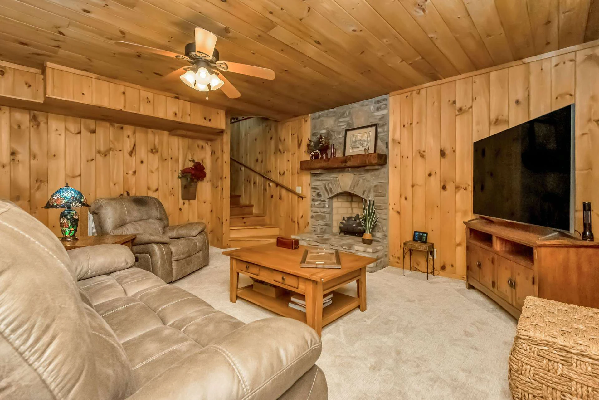 Image number 11 for the current listing