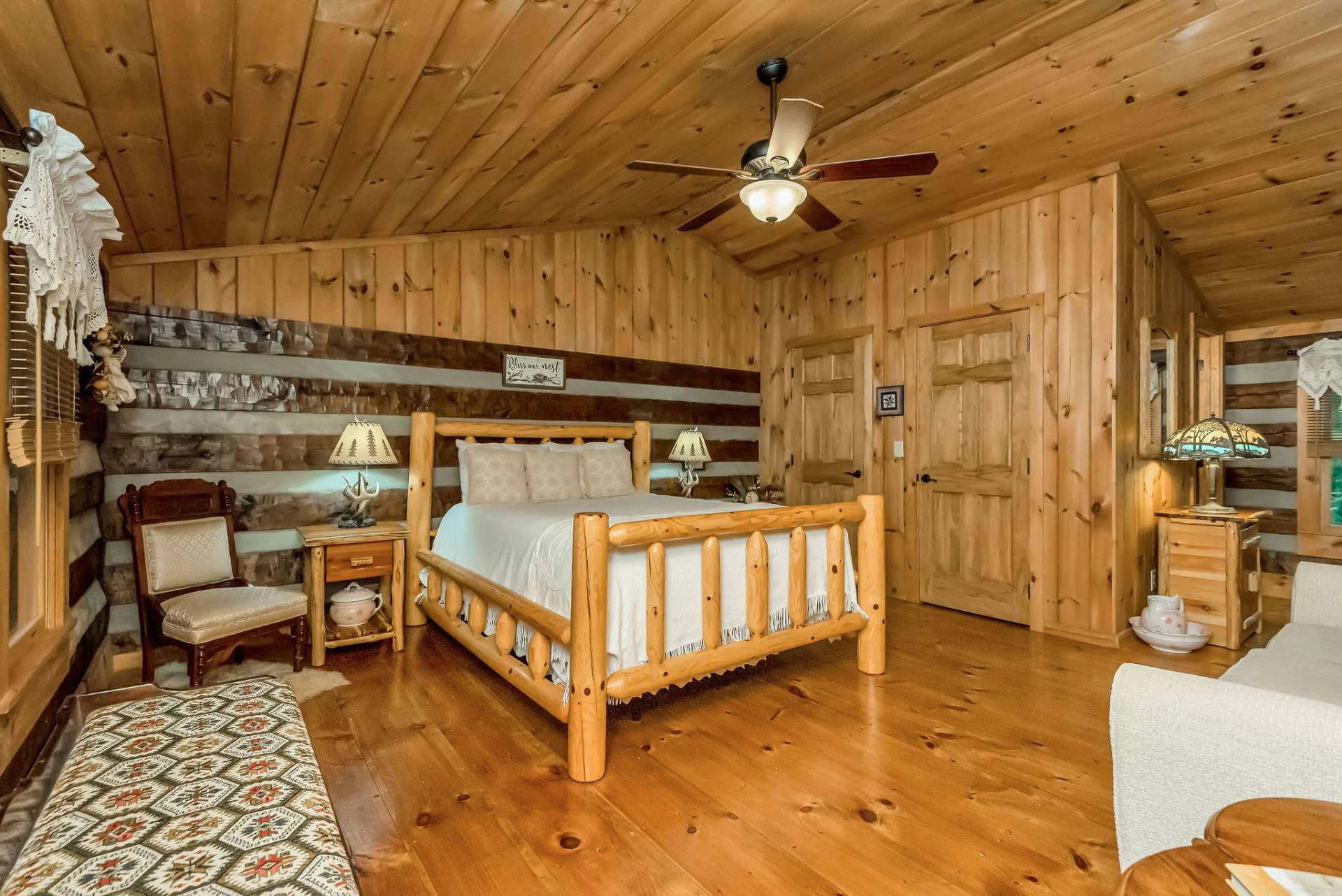 Image number 4 for the current listing