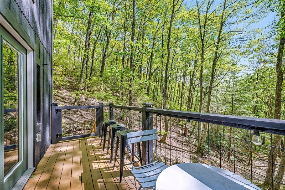 Image number 9 for the current listing