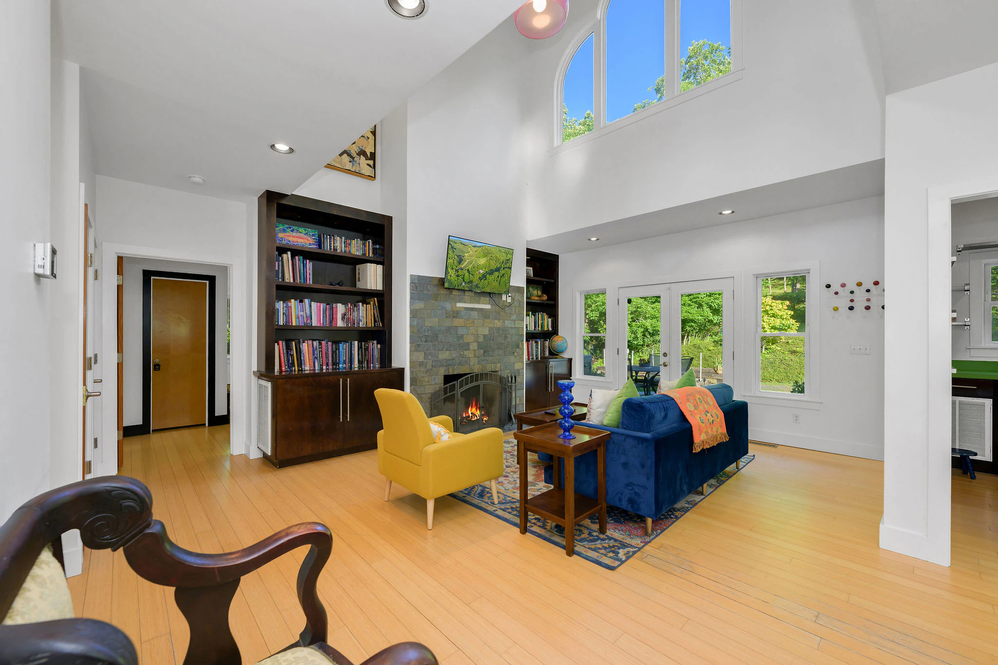 Image number 10 for the current listing