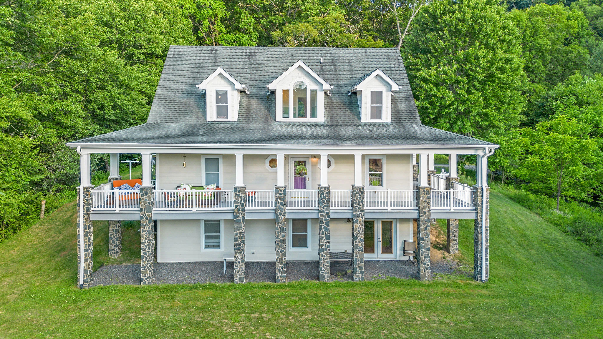 Image number 4 for the current listing