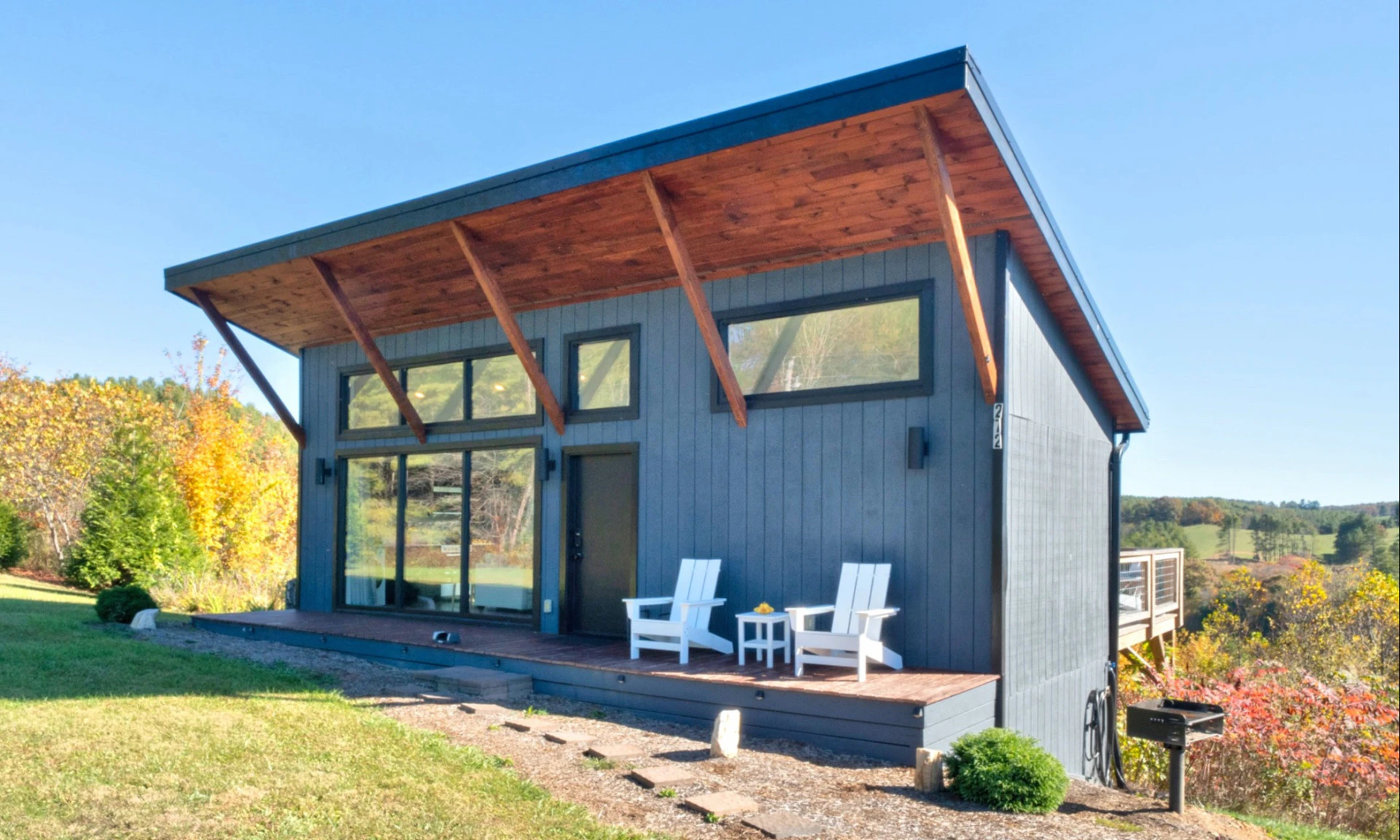 Image number 1 for the current listing