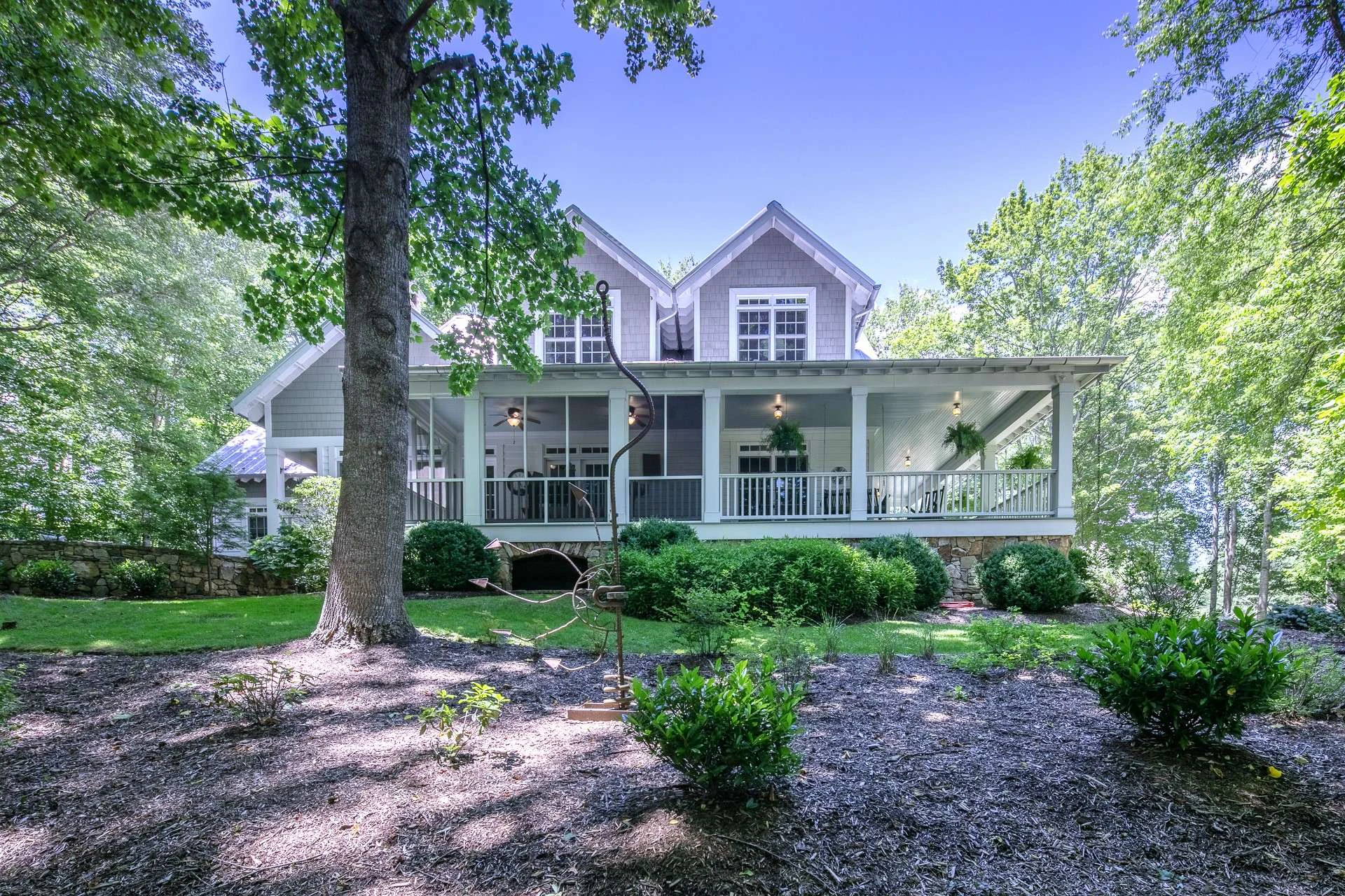 Image number 21 for the current listing