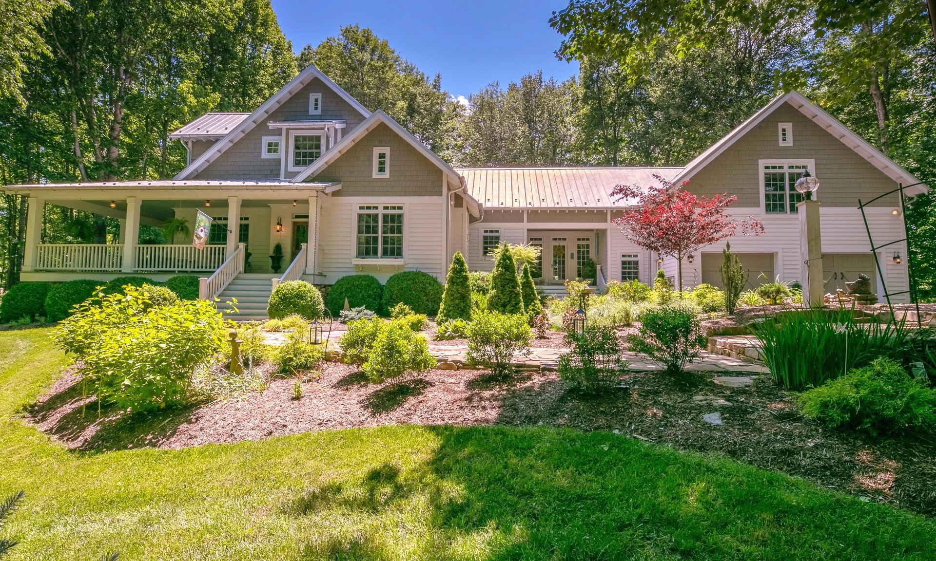 Image number 1 for the current listing