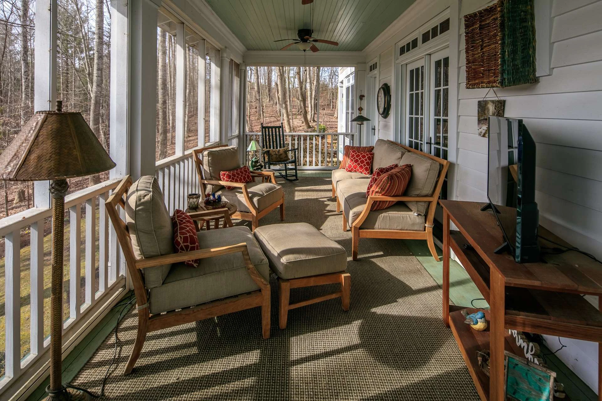 Image number 2 for the current listing