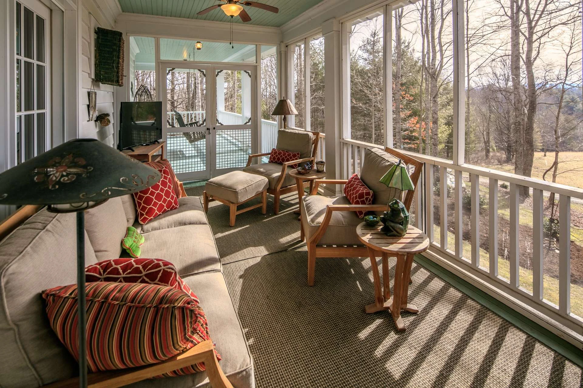 Image number 14 for the current listing