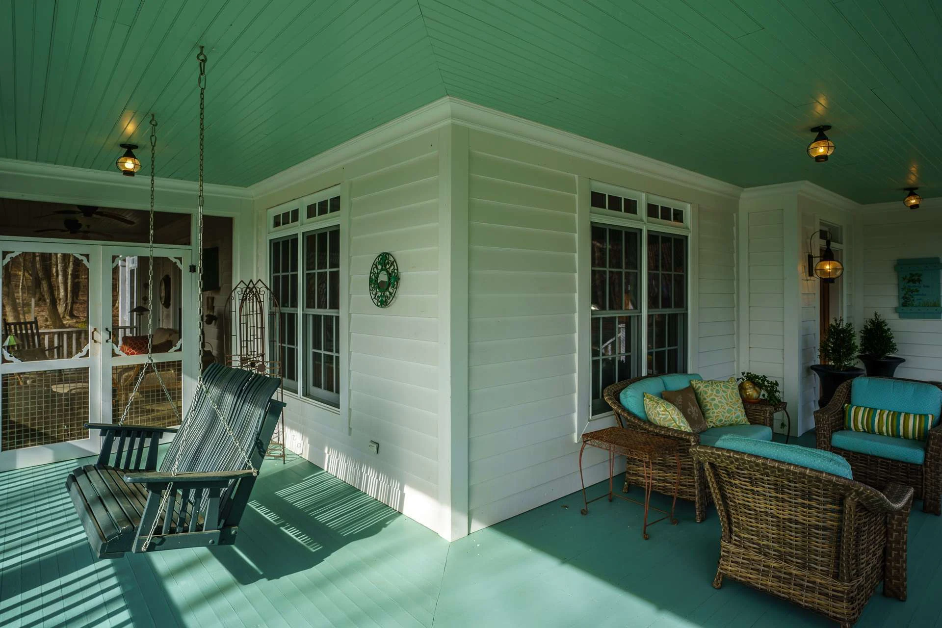 Image number 15 for the current listing