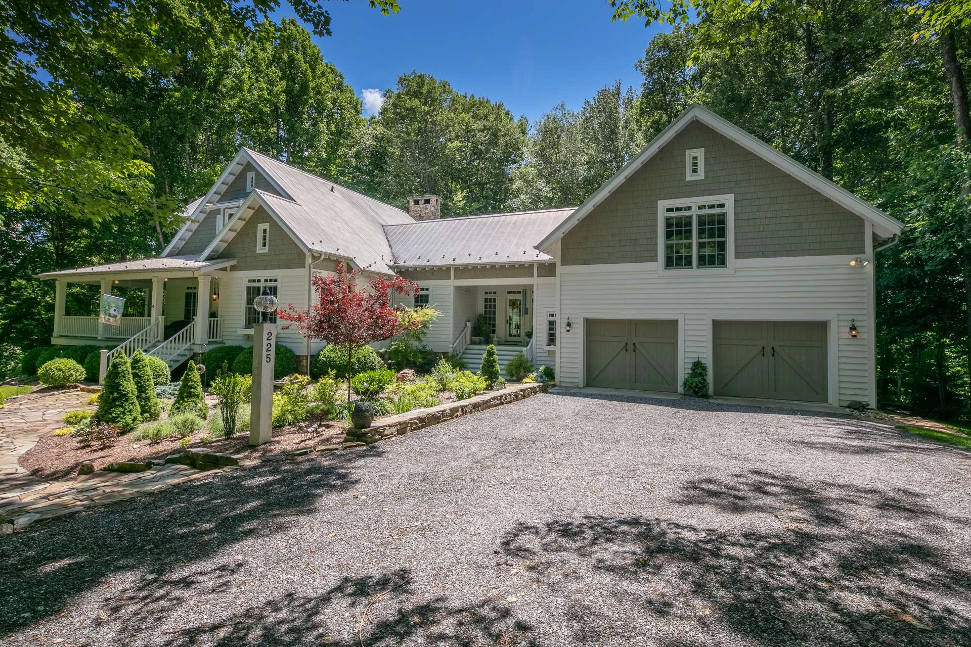 Image number 19 for the current listing