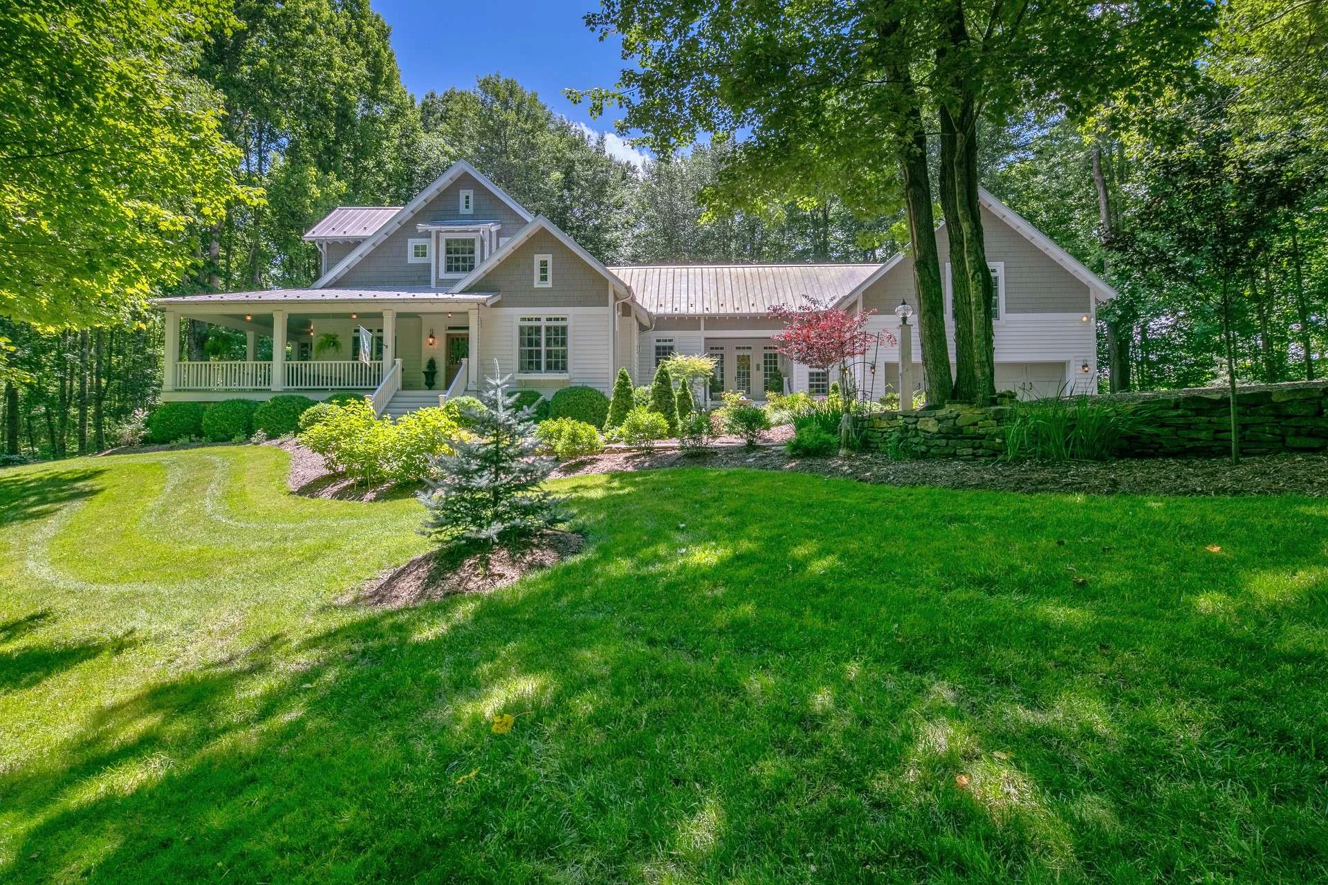 Image number 17 for the current listing