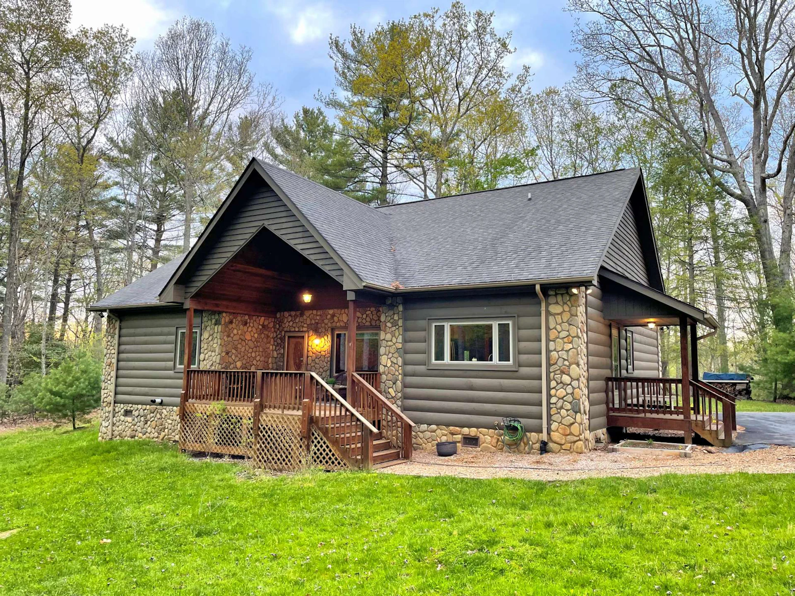 Image number 19 for the current listing
