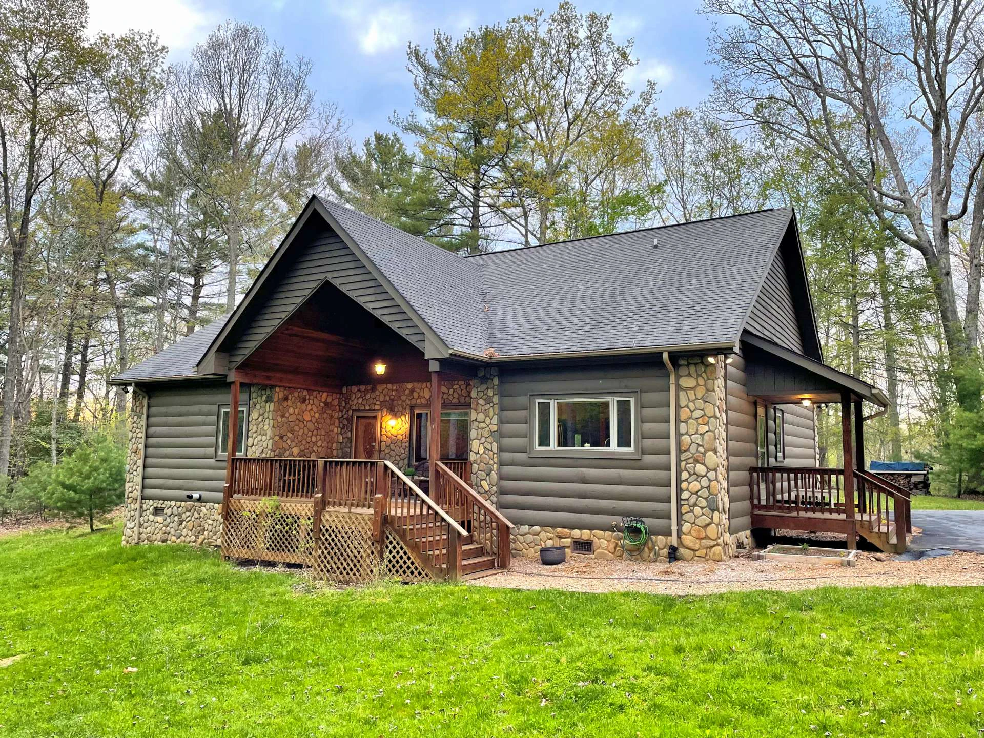 Image number 19 for the current listing