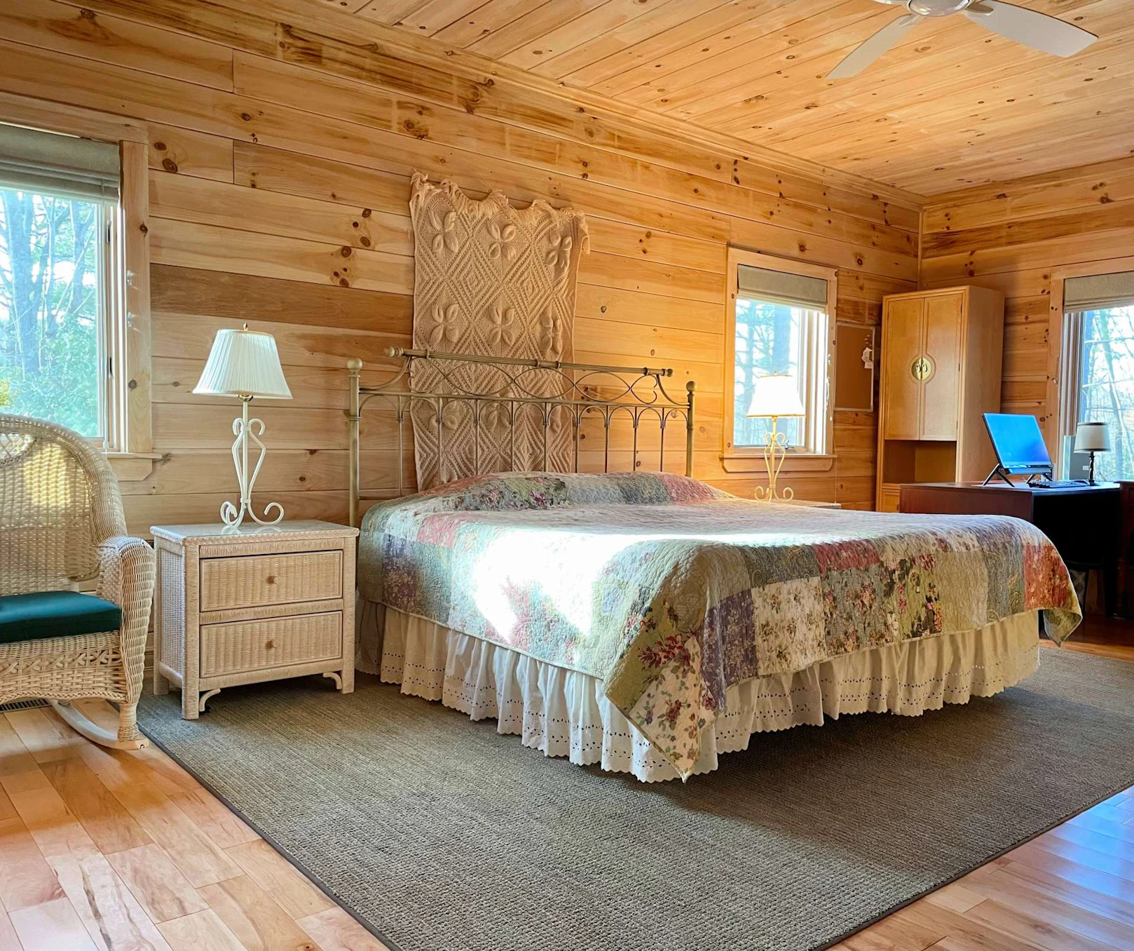 Image number 4 for the current listing