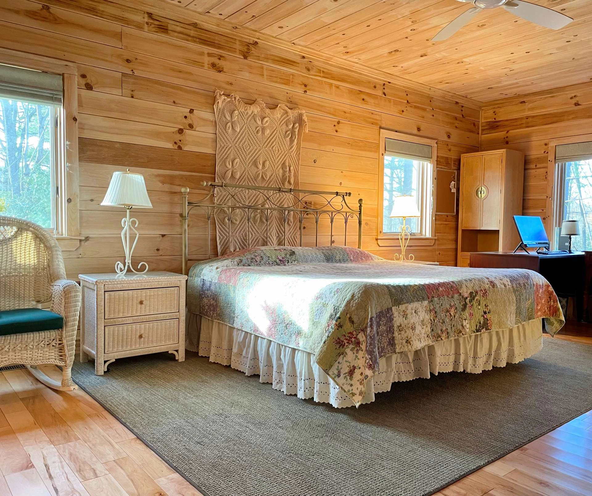 Image number 4 for the current listing