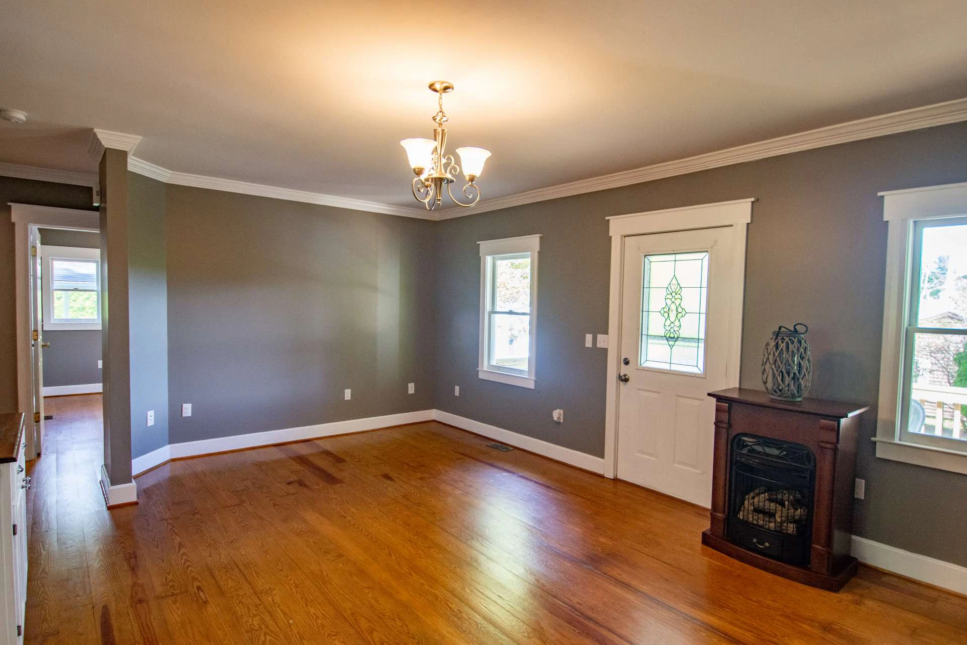 Image number 4 for the current listing