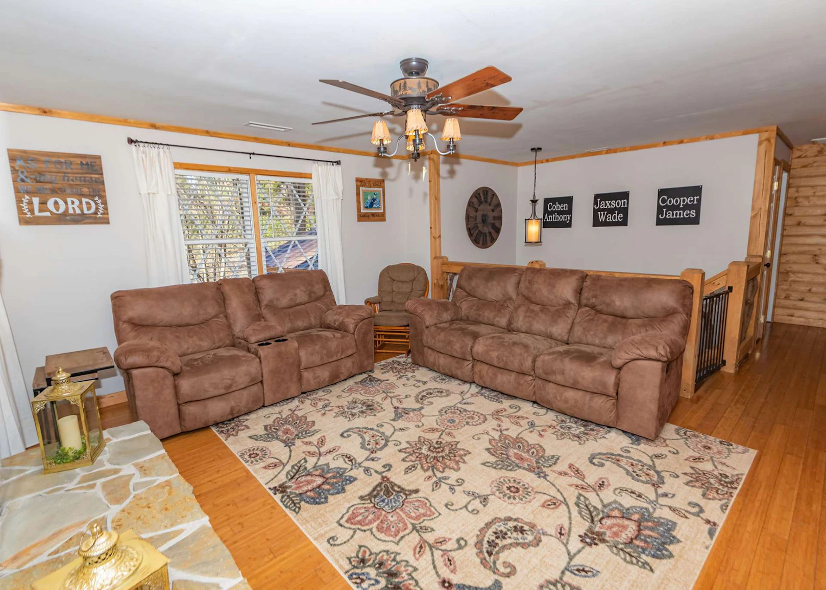 Image number 16 for the current listing