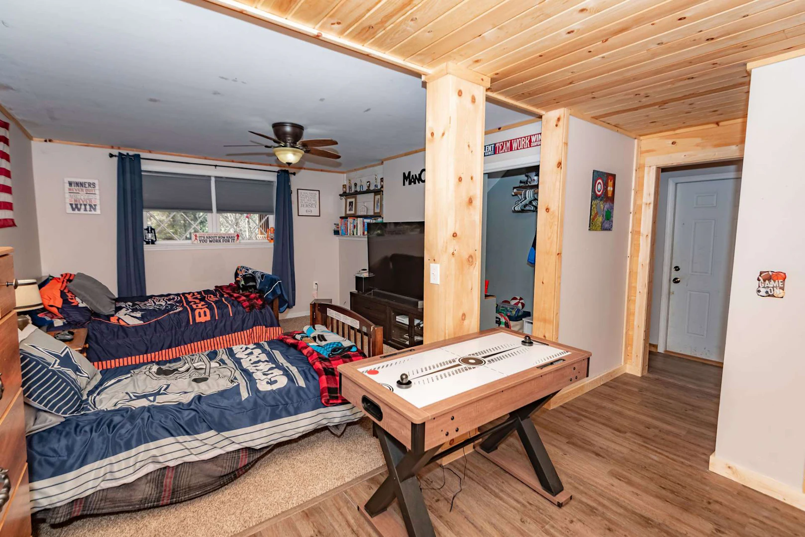 Image number 7 for the current listing