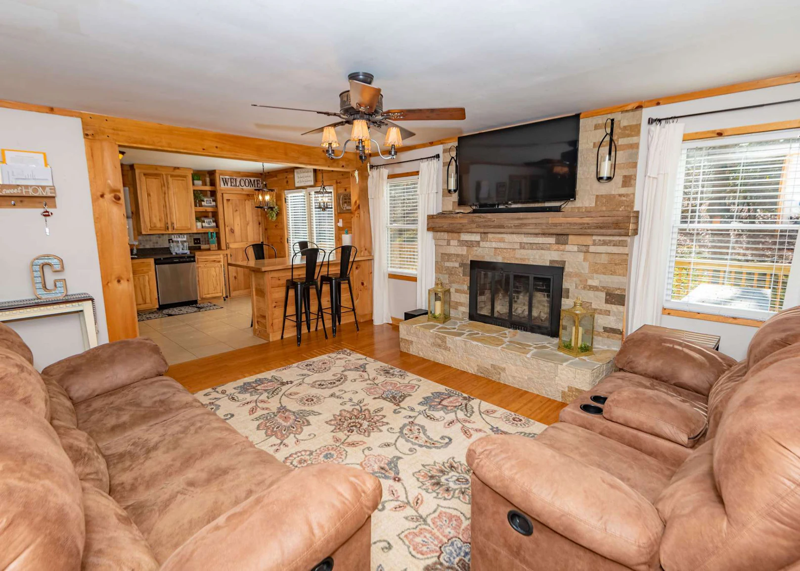 Image number 21 for the current listing