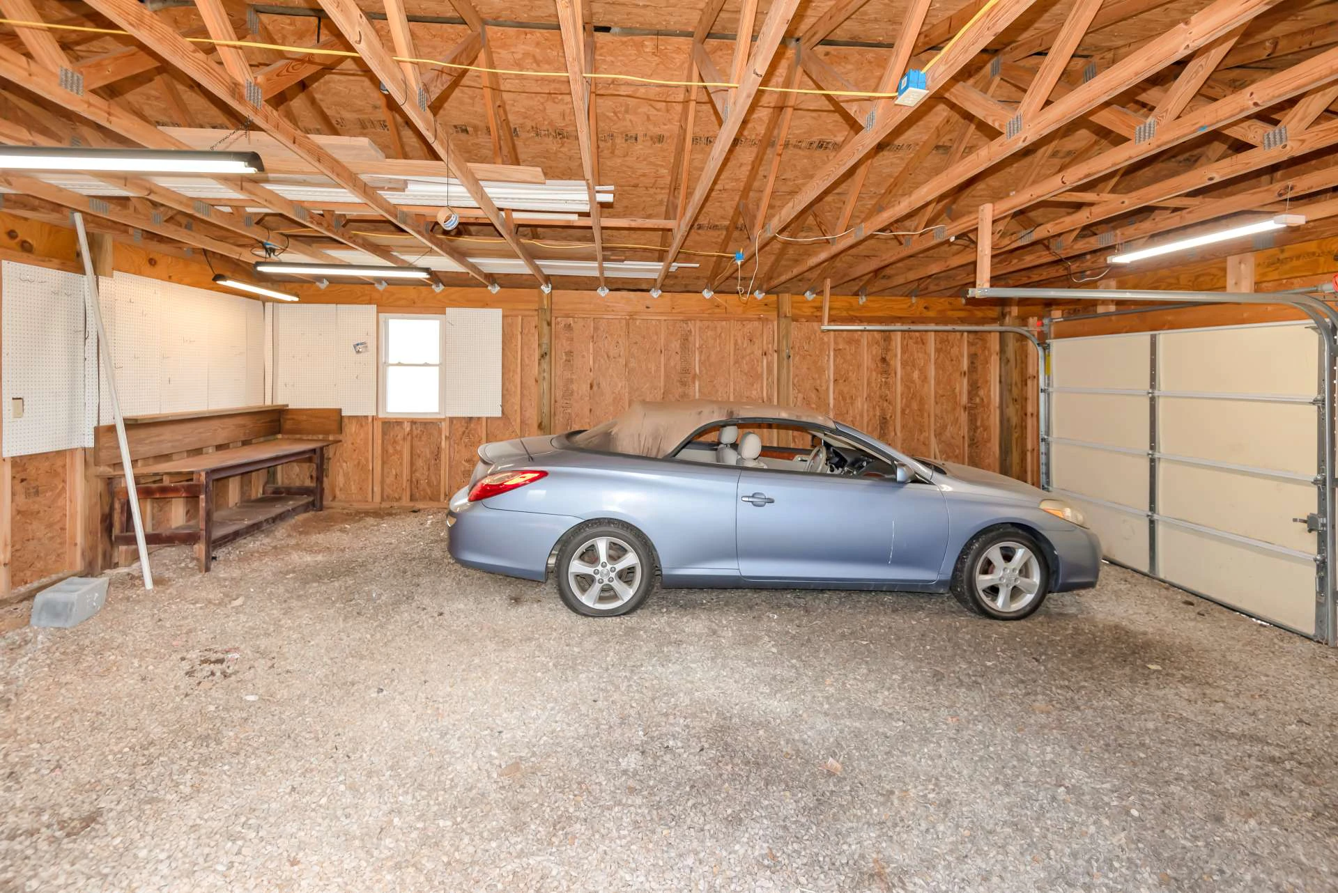 Image number 9 for the current listing