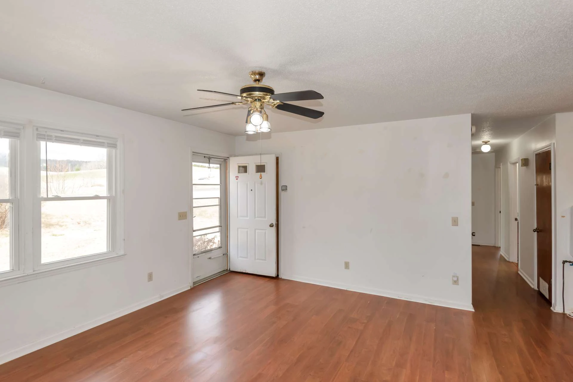 Image number 10 for the current listing