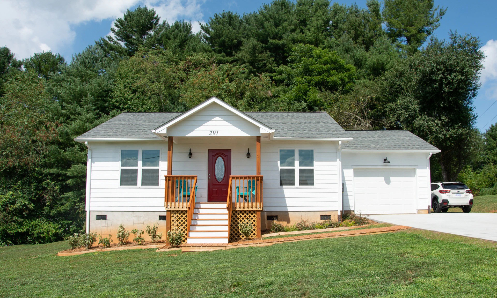Image number 1 for the current listing