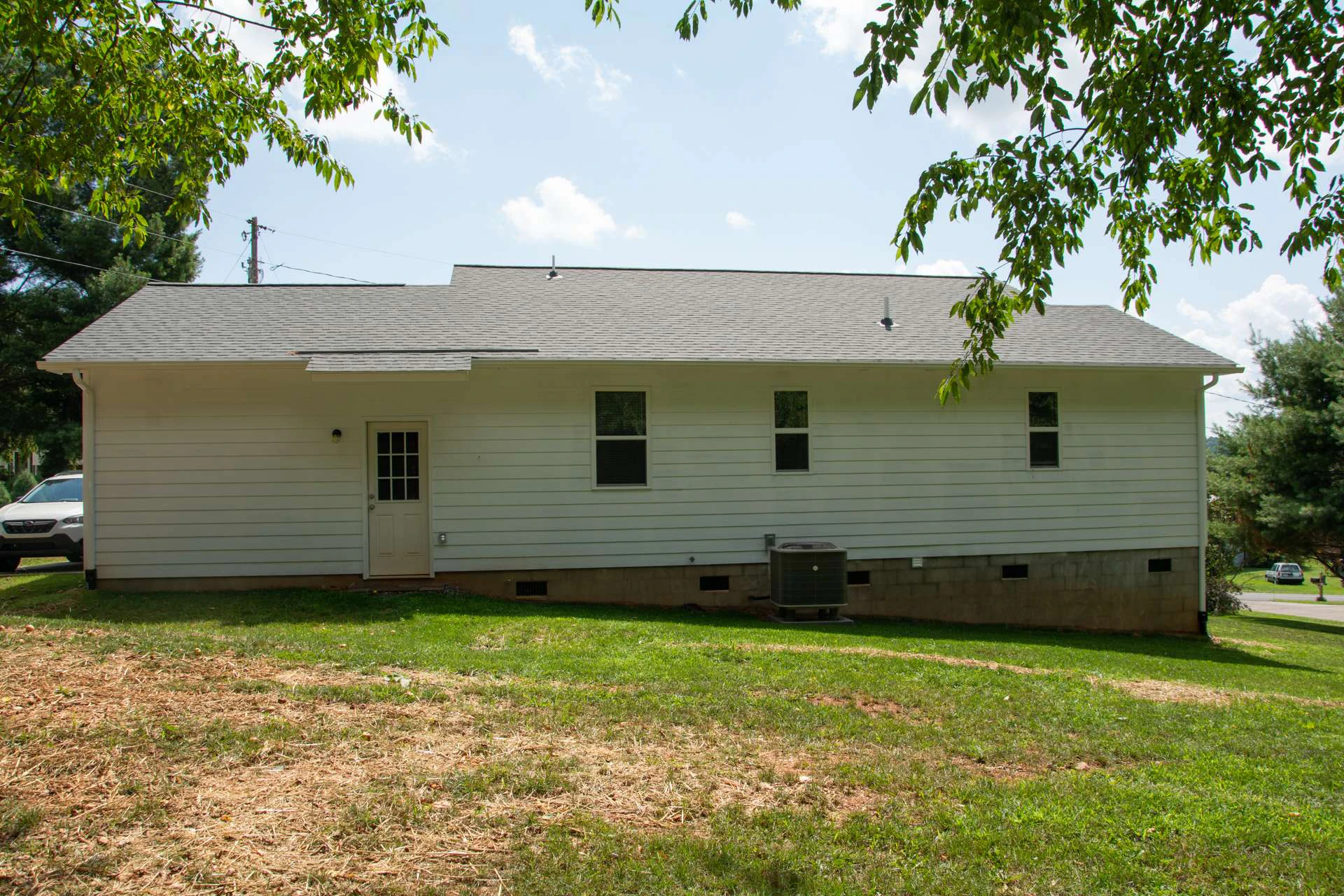 Image number 4 for the current listing