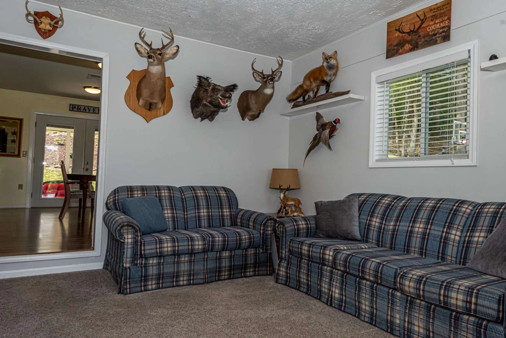 Image number 2 for the current listing