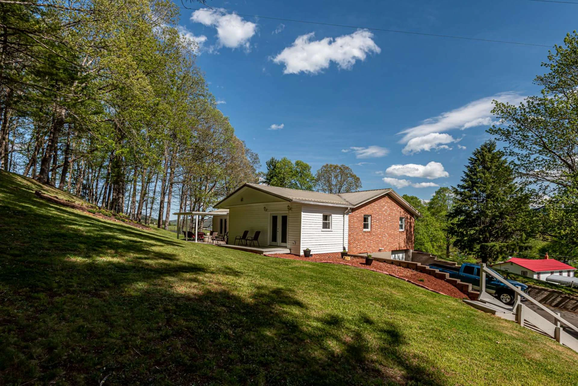 Image number 3 for the current listing