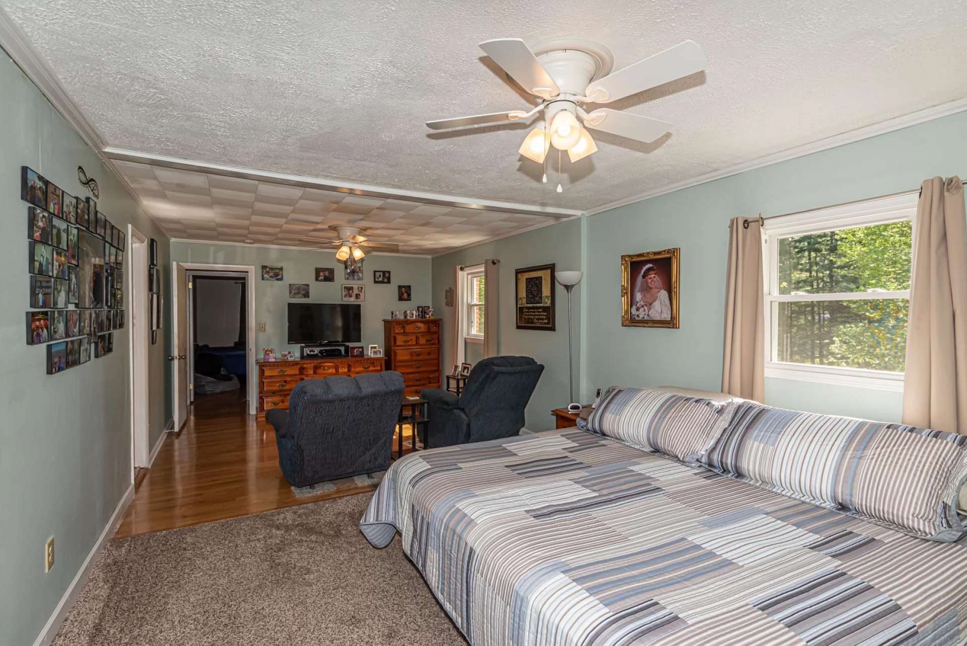 Image number 7 for the current listing