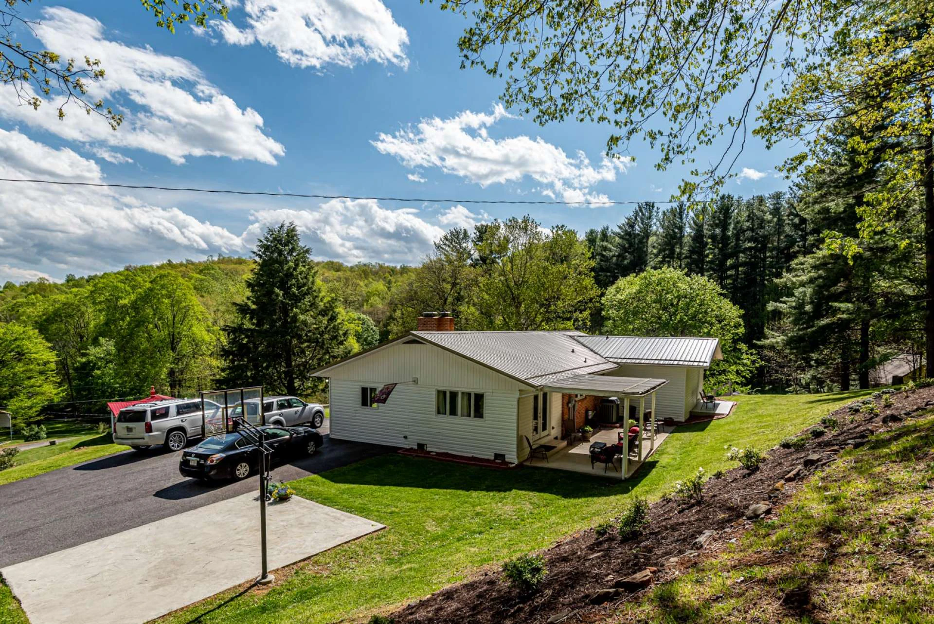 Image number 4 for the current listing