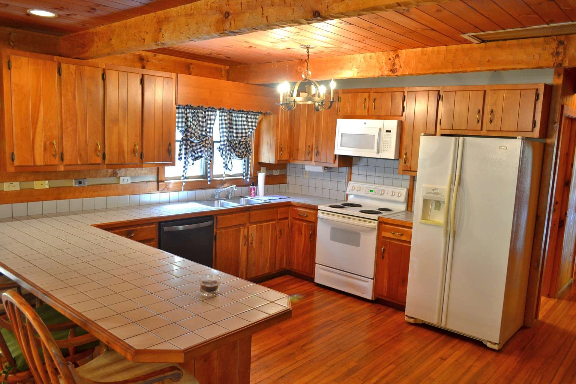 Image number 18 for the current listing
