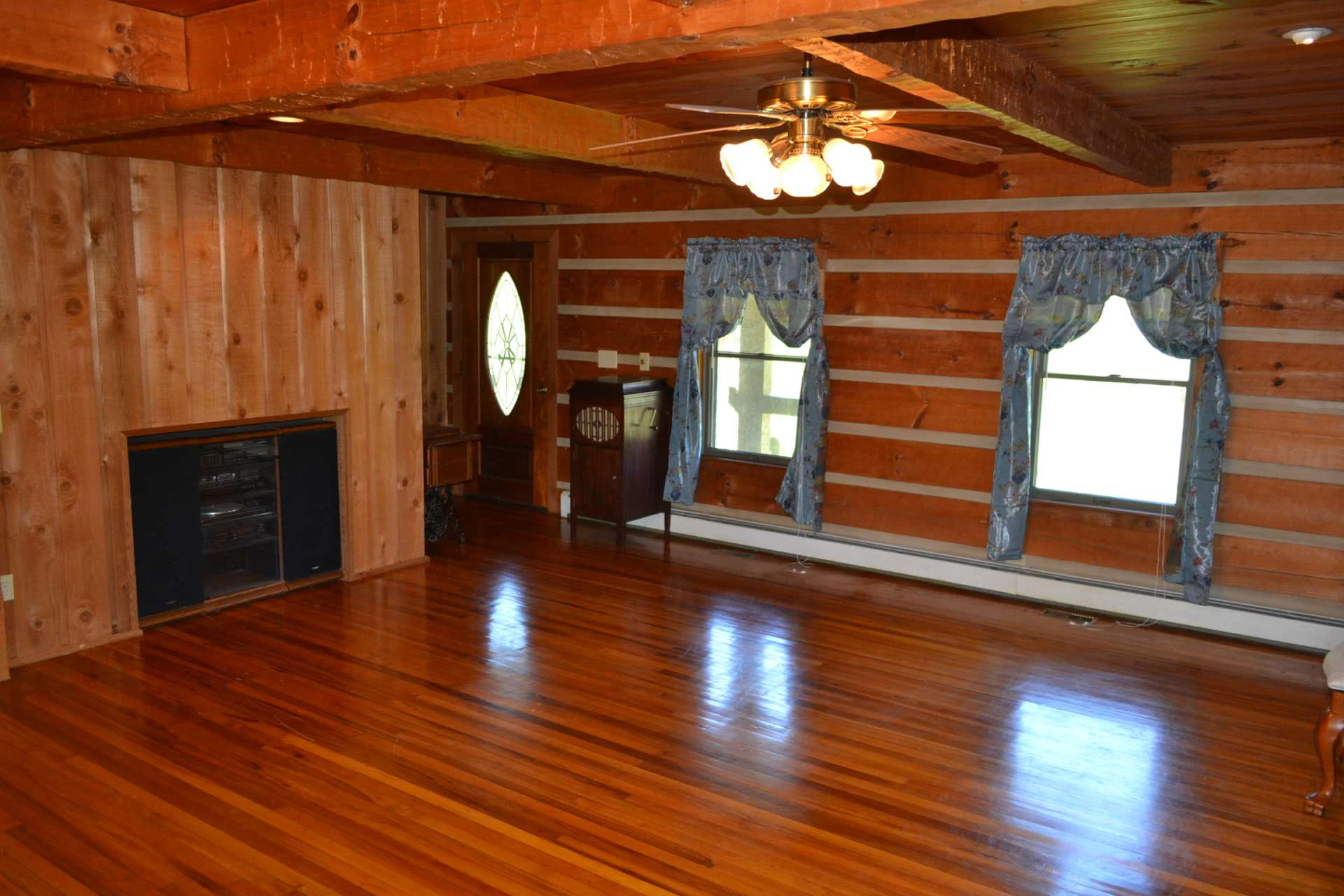 Image number 14 for the current listing
