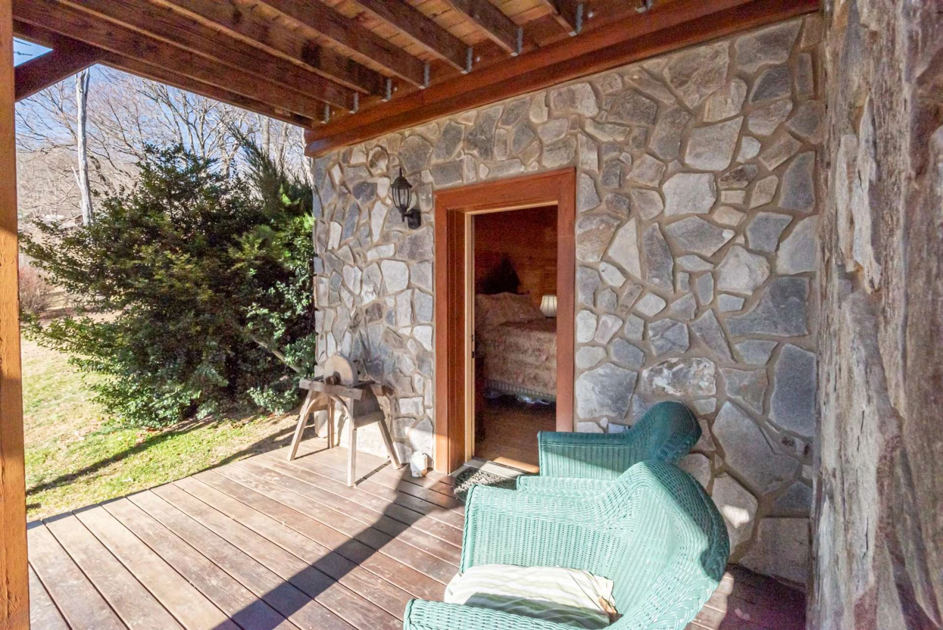 Image number 11 for the current listing