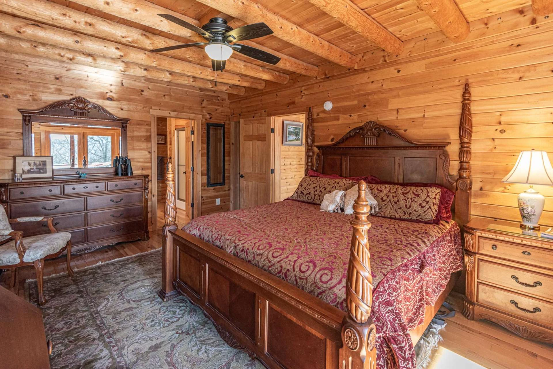 Image number 19 for the current listing