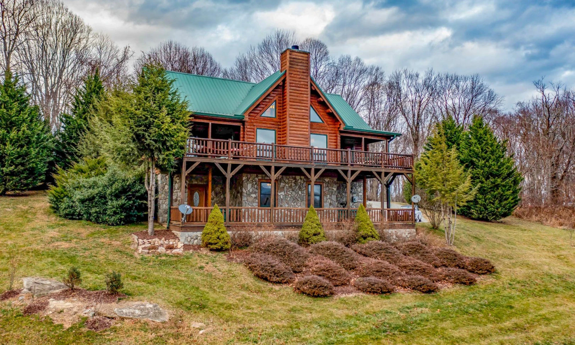Image number 1 for the current listing