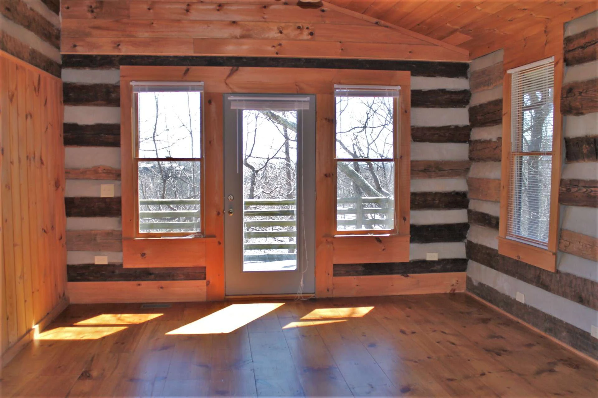 Image number 13 for the current listing