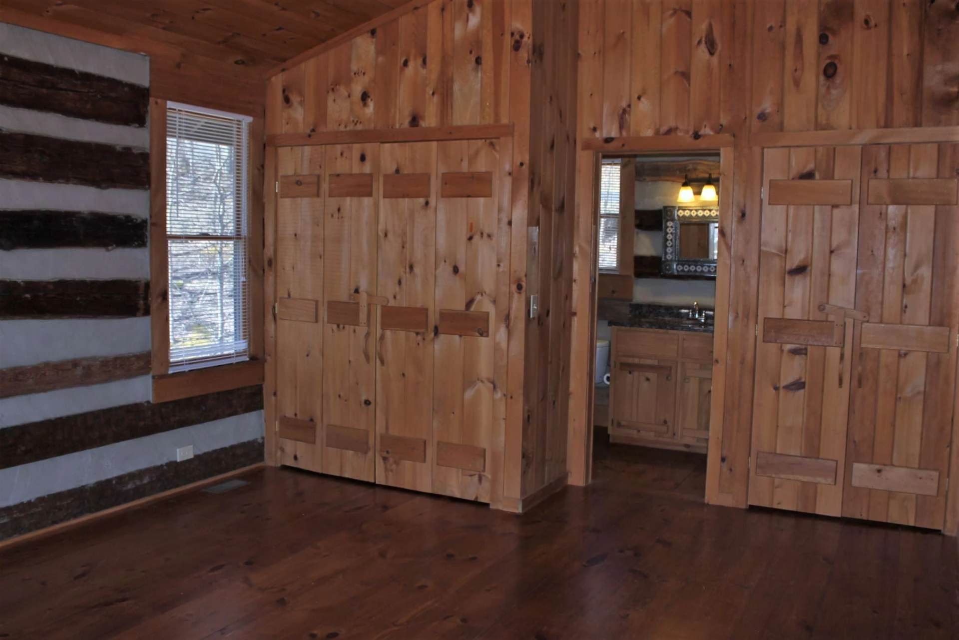 Image number 2 for the current listing
