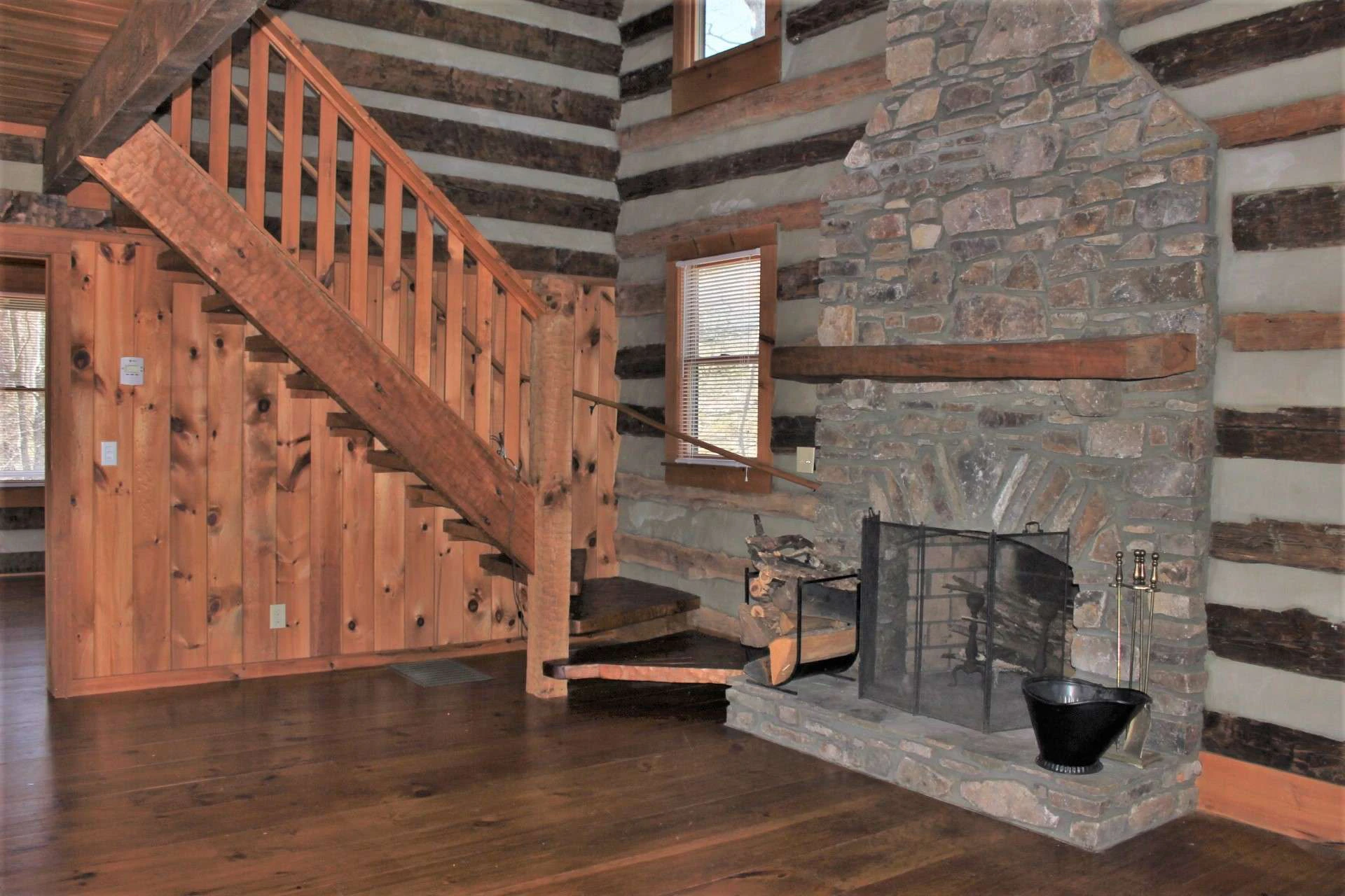 Image number 6 for the current listing