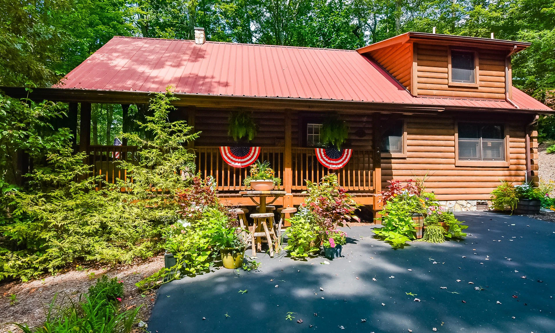 Image number 1 for the current listing