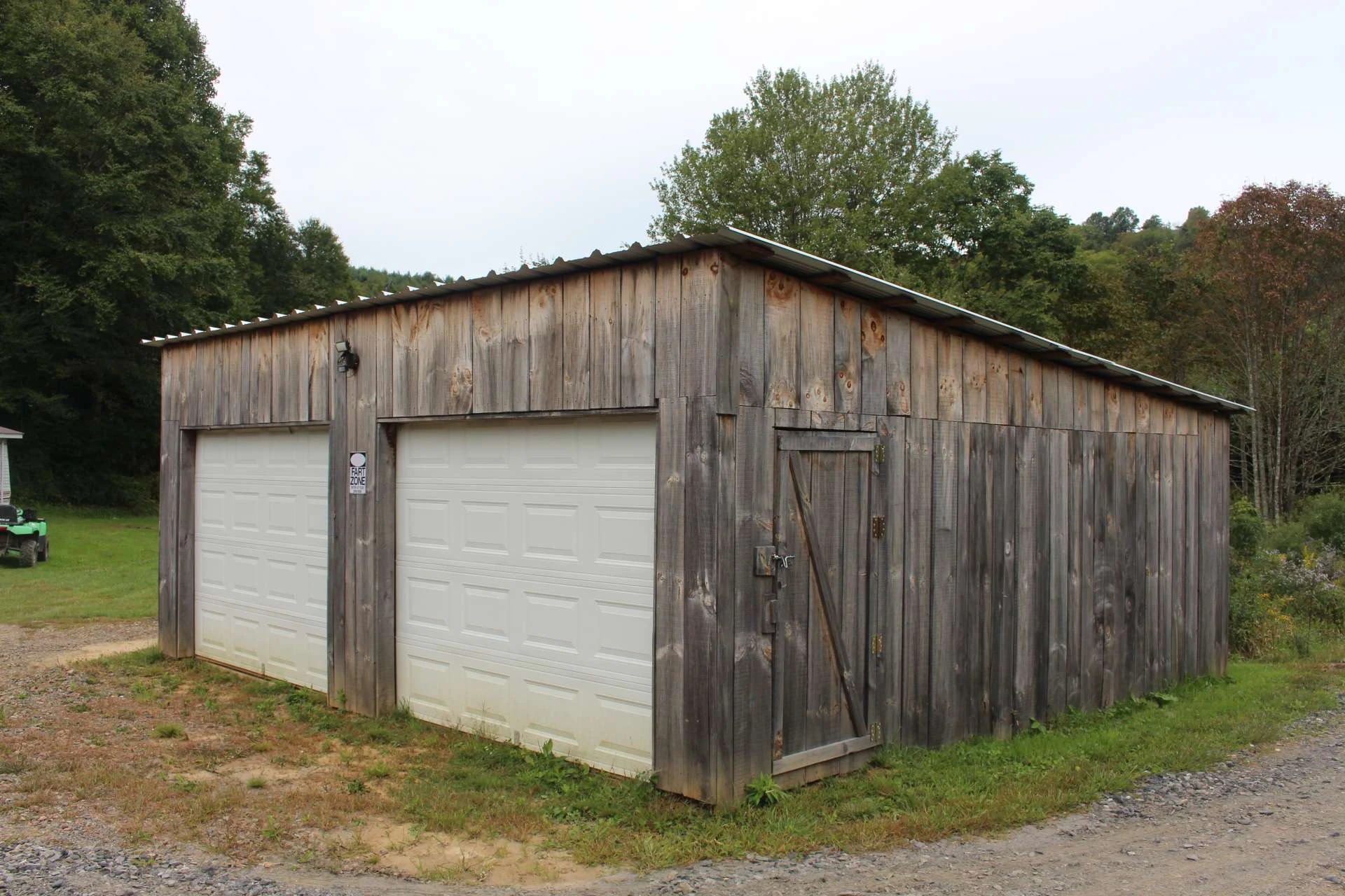Image number 14 for the current listing