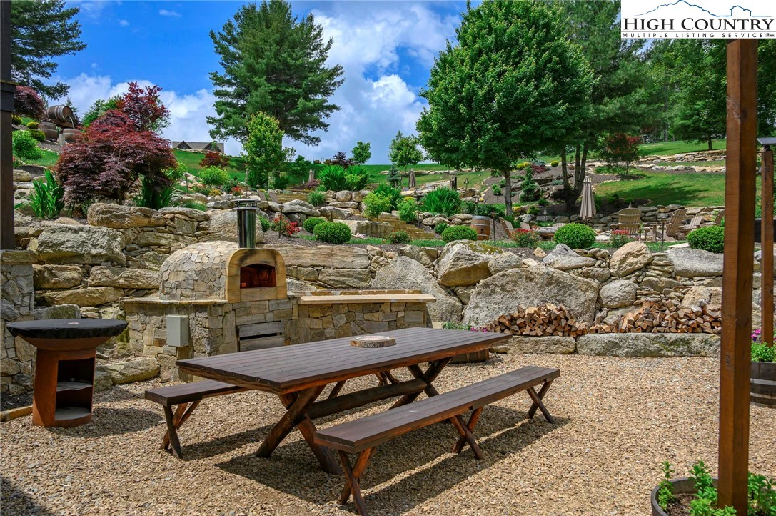 Image number 11 for the current listing