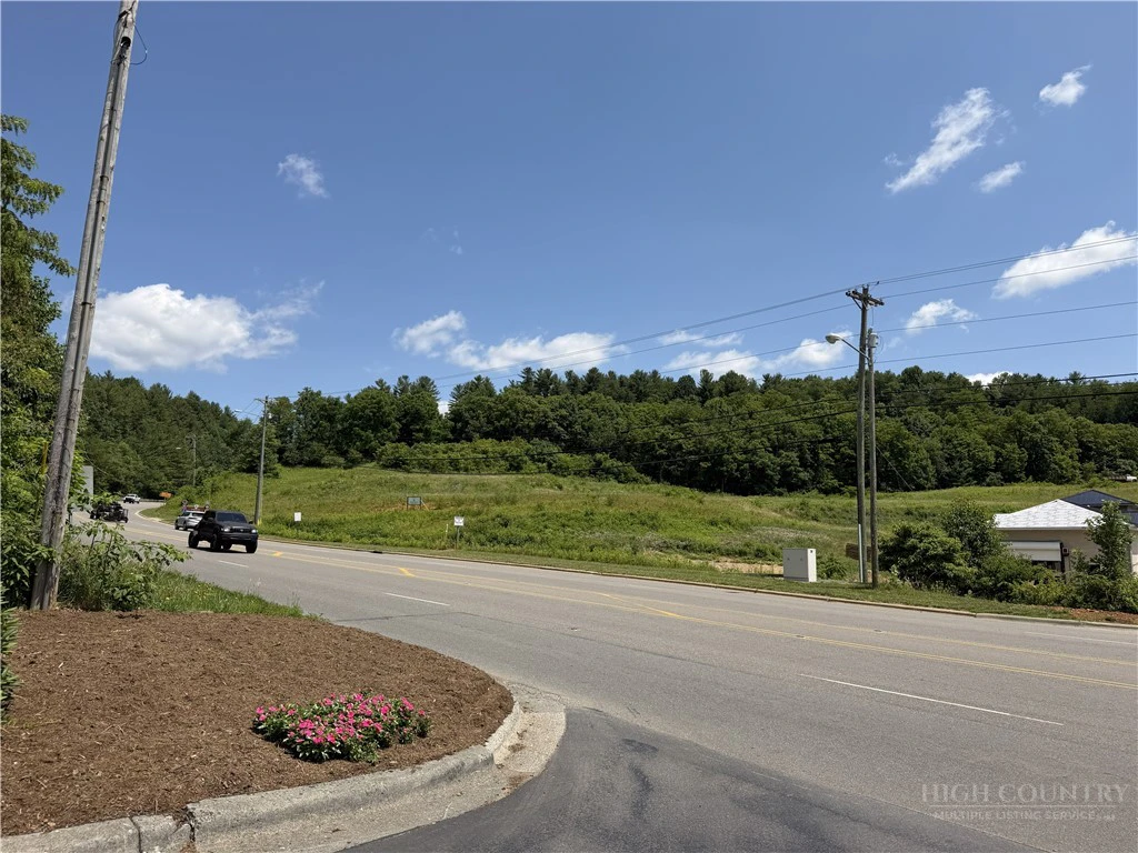 Image number 7 for the current listing
