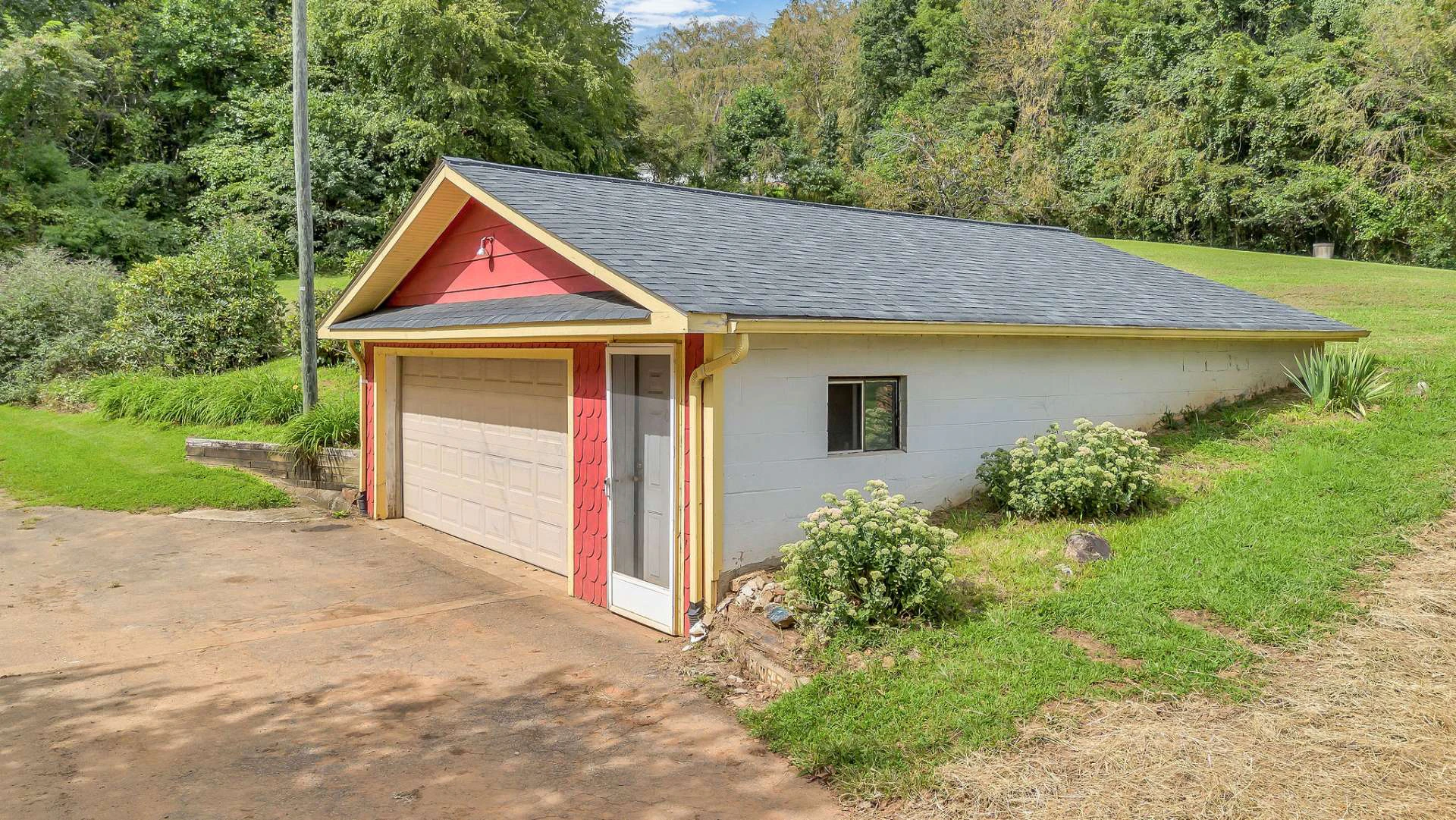 Image number 10 for the current listing