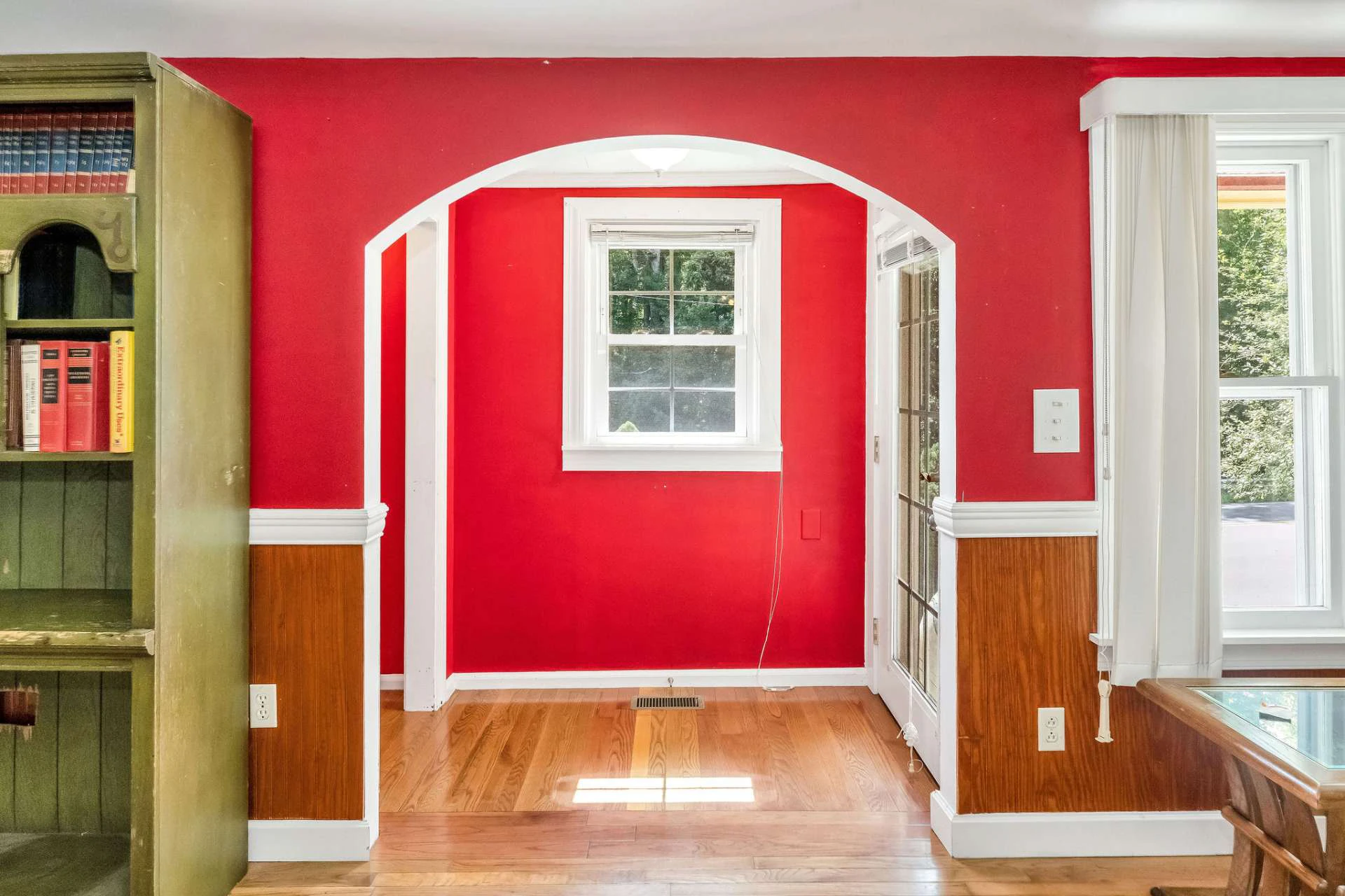 Image number 9 for the current listing