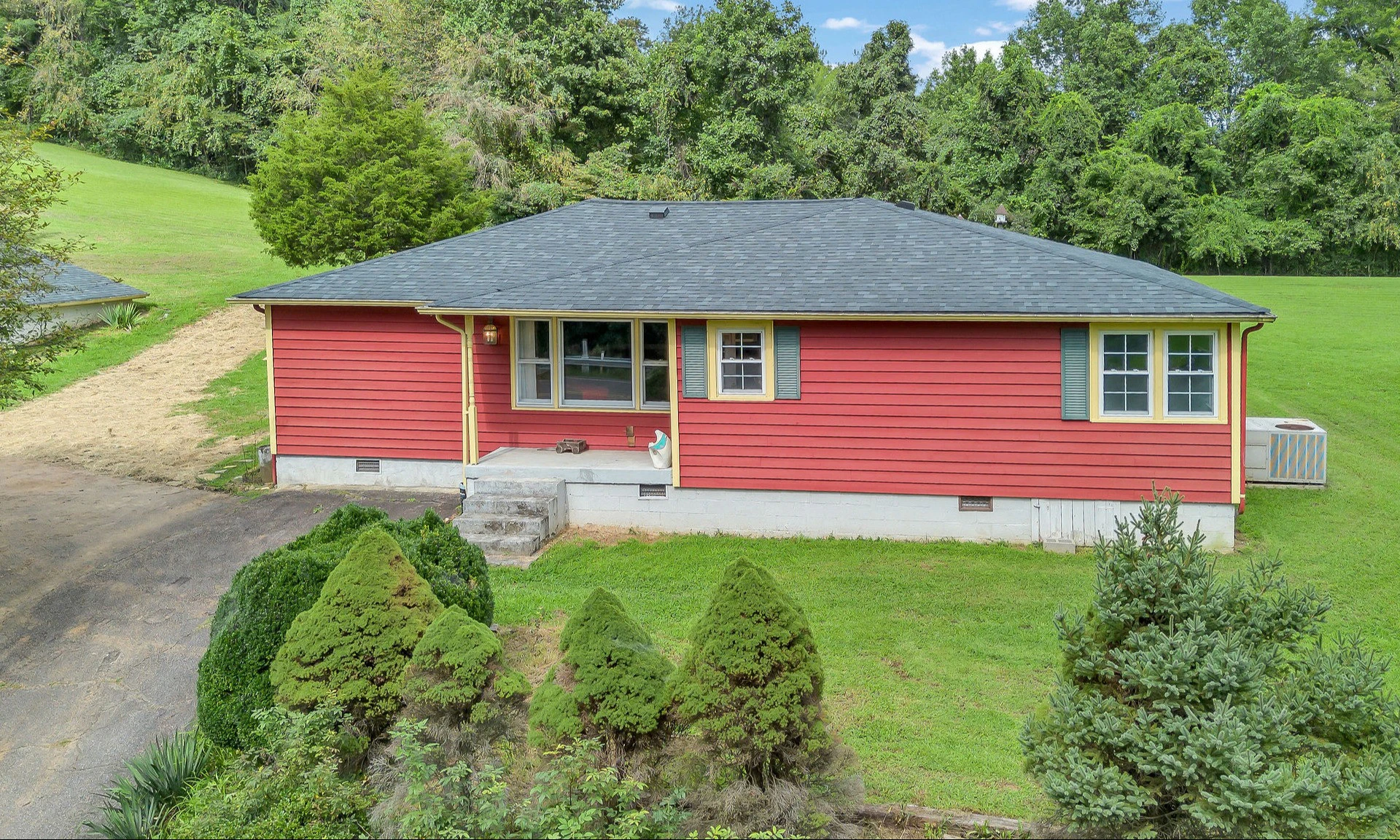 Image number 1 for the current listing